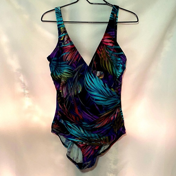 MIRADONNA BY Miraclesuit WO SIZE 16 Vibrant Leaf PatternOne piece swimsuit clean - Picture 1 of 11